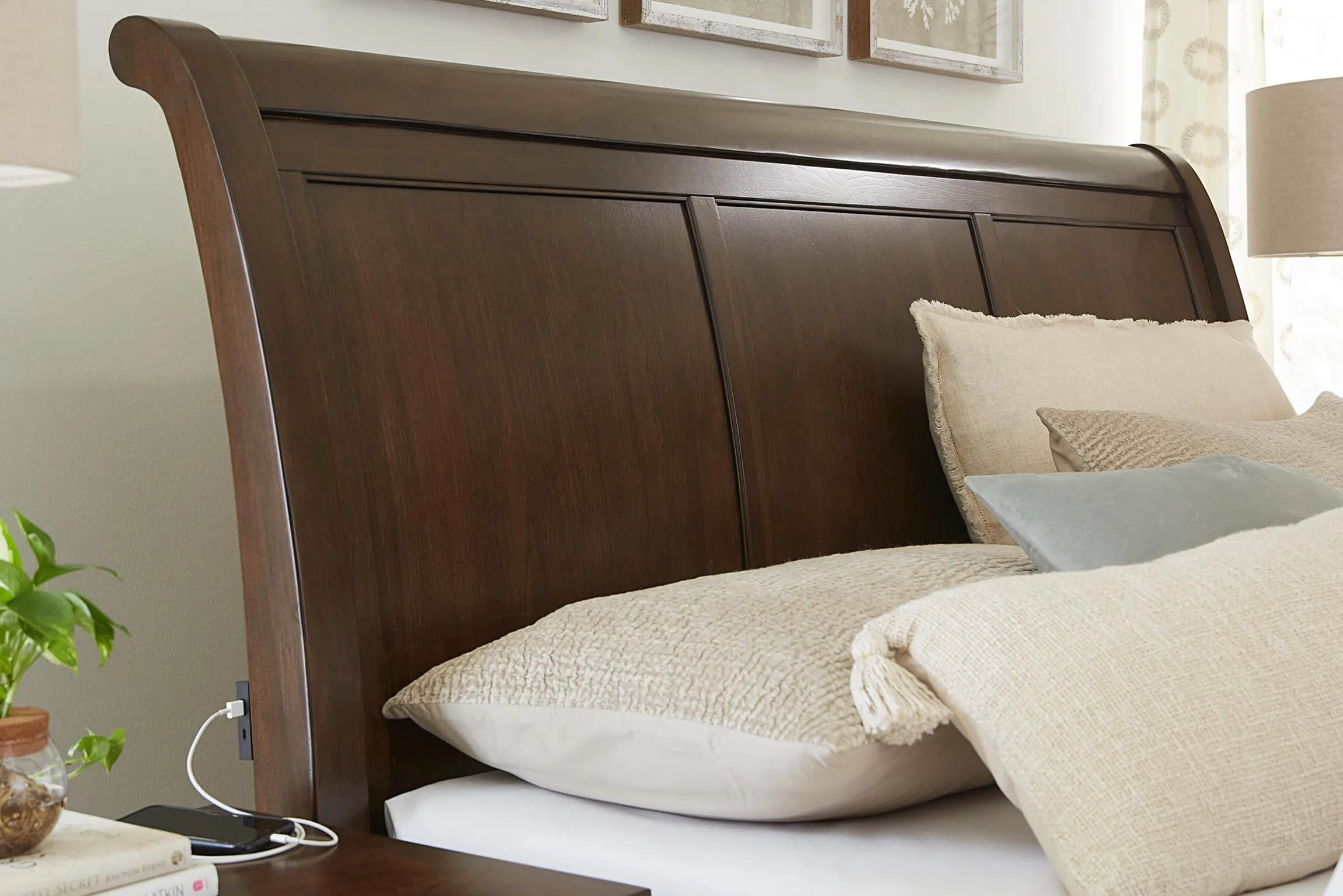 Aspen Home Cambridge Sleigh Bed